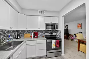 9810 Pineapple Tree Dr, Boynton Beach, FL 33436 - Photo 14