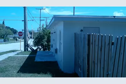 900 W 9th Street, Riviera Beach, FL 33404 - Photo 2