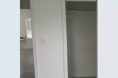 900 W 9th Street, Riviera Beach, FL 33404 - Photo 8