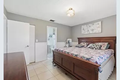 5330 Mendoza Street, West Palm Beach, FL 33415 - Photo 10