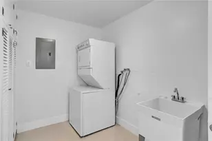 1013 SE 14th Ct, Deerfield Beach, FL 33441 - Photo 22