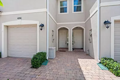 626 SW Glen Crest Way, Stuart, FL 34997 - Photo 1