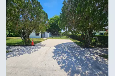 1605 W 10th Street, Riviera Beach, FL 33404 - Photo 6