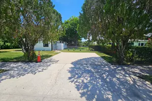 1605 W 10th St, Riviera Beach, FL 33404 - Photo 6