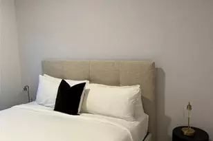 398 NE 5th St, Miami, FL 33132 - Photo 6