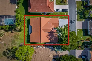 113 Egret Cir, Greenacres, FL 33413 - Photo 2