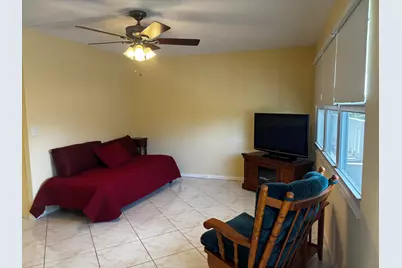 309 Grantham A, Deerfield Beach, FL 33442 - Photo 4
