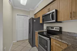 6510 Emerald Dunes Dr, West Palm Beach, FL 33411 - Photo 12