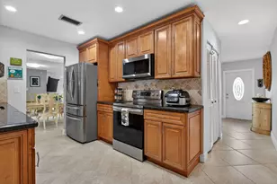 7306 NW 94th Way, Tamarac, FL 33321 - Photo 8