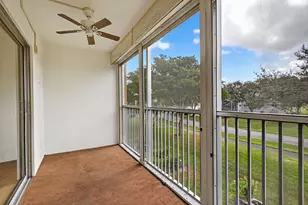 12750 SW 4th Ct, Pembroke Pines, FL 33027 - Photo 4