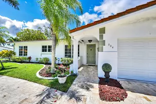 904 SE 12th St, Deerfield Beach, FL 33441 - Photo 1