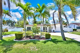 904 SE 12th St, Deerfield Beach, FL 33441 - Photo 2