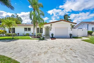 904 SE 12th St, Deerfield Beach, FL 33441 - Photo 4