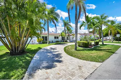 904 SE 12th Street, Deerfield Beach, FL 33441 - Photo 2