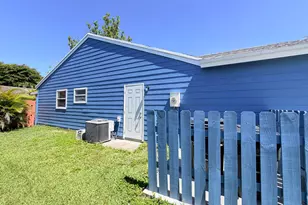 5271 Harwood Ln, Lake Worth, FL 33467 - Photo 4