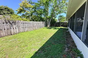 5271 Harwood Ln, Lake Worth, FL 33467 - Photo 14