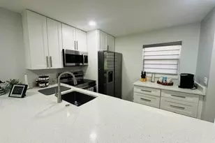2601 NE 3rd Ct, Boynton Beach, FL 33435 - Photo 4