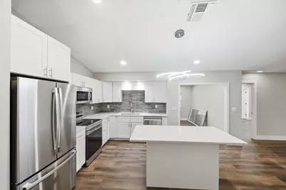 271 NE Naylor St Street, Palm Bay, FL 32907 - Photo 4