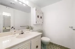 725 Lori Dr, Palm Springs, FL 33461 - Photo 20