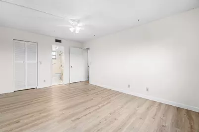725 Lori Drive #410, Palm Springs, FL 33461 - Photo 22