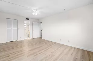 725 Lori Dr, Palm Springs, FL 33461 - Photo 22