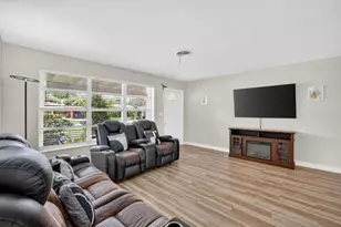 633 NW 30th St, Wilton Manors, FL 33311 - Photo 4