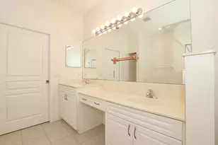 649 NE Bent Paddle Ln, Port Saint Lucie, FL 34983 - Photo 24