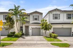 4441 NW 48th Terrace, Tamarac, FL 33319 - Photo 2