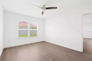 5870 NW Pine Trail Cir, Port Saint Lucie, FL 34983 - Photo 20