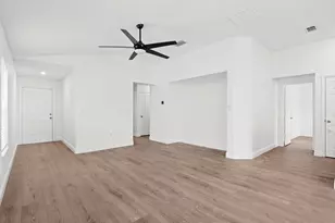 5870 NW Pine Trail Cir, Port Saint Lucie, FL 34983 - Photo 10