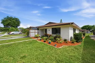 10222 Pine Dr, Boynton Beach, FL 33437 - Photo 1