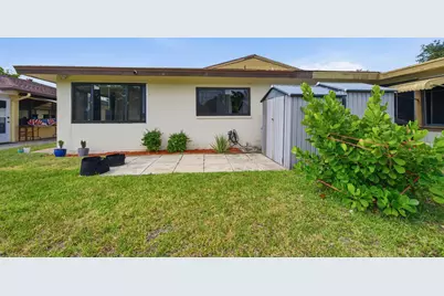 10222 Pine Drive, Boynton Beach, FL 33437 - Photo 18