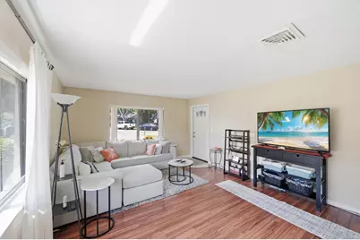10222 Pine Drive, Boynton Beach, FL 33437 - Photo 4