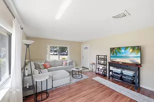 10222 Pine Dr, Boynton Beach, FL 33437 - Photo 4