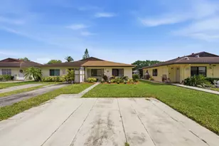 10222 Pine Dr, Boynton Beach, FL 33437 - Photo 4