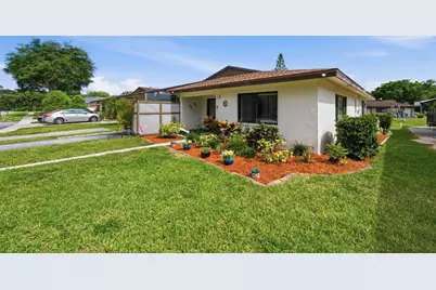 10222 Pine Drive, Boynton Beach, FL 33437 - Photo 2
