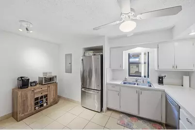 10222 Pine Drive, Boynton Beach, FL 33437 - Photo 8