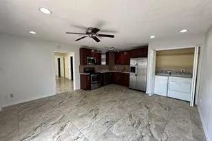 637 Executive Center Dr, West Palm Beach, FL 33401 - Photo 6