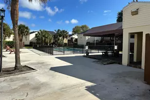 637 Executive Center Dr, West Palm Beach, FL 33401 - Photo 16