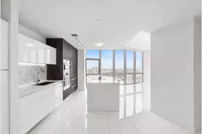 851 NE 1st Avenue #3202, Miami, FL 33130 - Photo 6
