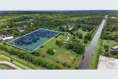 000 Foxtrail, Loxahatchee, FL 33470 - Photo 1