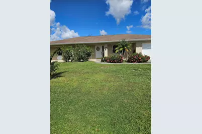 967 SE Breakwater Avenue, Port Saint Lucie, FL 34983 - Photo 2