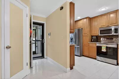 3327 Carambola Circle S, Coconut Creek, FL 33066 - Photo 16