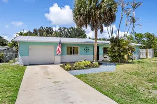 1671 SE 11th St, Stuart, FL 34996 - Photo 2
