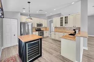 829 SE Westminster Pl, Stuart, FL 34997 - Photo 2