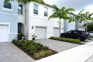1832 SE Roxy Way, Stuart, FL 34996 - Photo 2