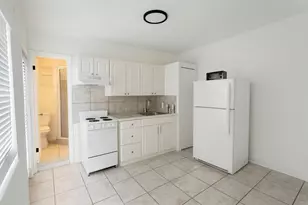 1100 NE 12th Ave, Fort Lauderdale, FL 33304 - Photo 2