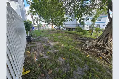 7900 SW 7th Place, North Lauderdale, FL 33068 - Photo 20