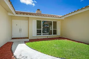 20869 Sonrisa Way, Boca Raton, FL 33433 - Photo 2