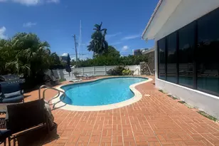 600 Hibiscus Dr, Hallandale Beach, FL 33009 - Photo 6